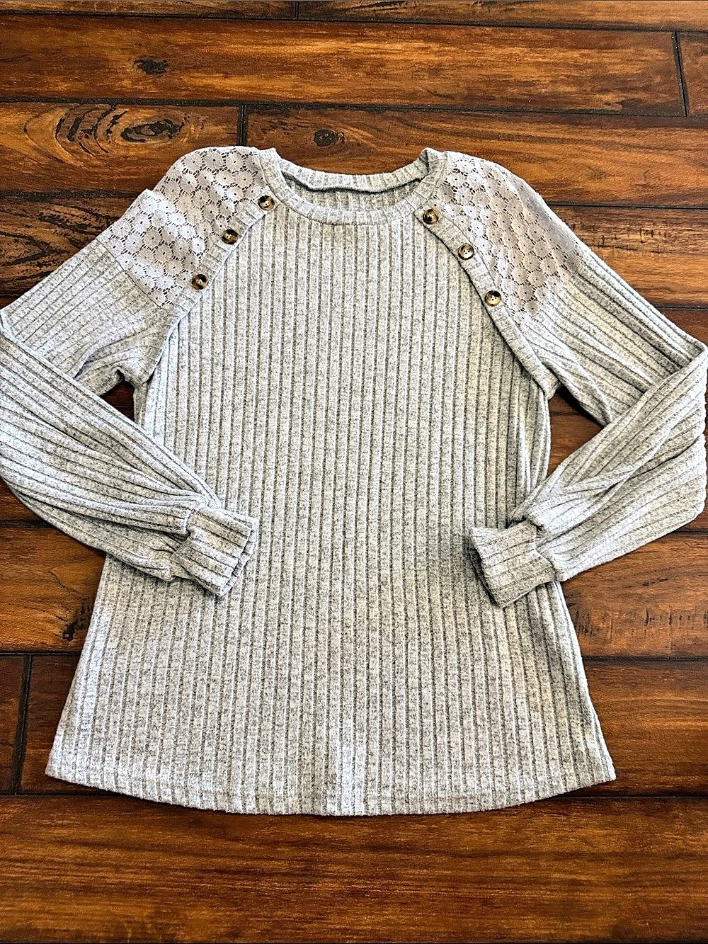 Ribbed NWOT Lace Shoulder Long Sleeve Super Soft Top in Gray